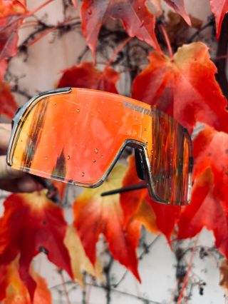 Phantom Grey x Red (Photochromic) 🍁🍁🍁 Tohle je prostě podzimní kombo, který vypadá narvaně a k tomu fakt funguje. Oči máš...