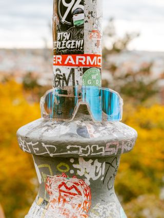 Slunce + mráz = konečně mizí ta podzimní šeď. Přichází zima, kterou milujeme! ❄️⚡️ FLYING COLOR WEEK jede dál → -25 % na...