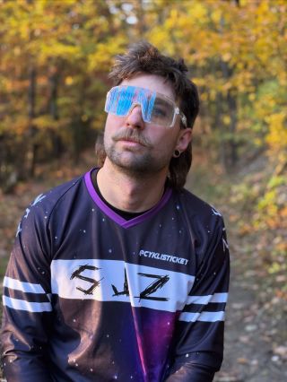 Poslední 3 dny ⏰ Naklikej to během minuty a my okamžitě odesíláme, abys měl dárky ready než doletí ježíšek. Ještě to...