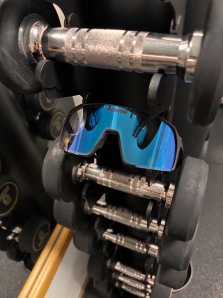 Tak co — kdo z vás se přes zimu mění v gym rats? 🐀 Nám už kolo chybí, takže EAGLE ELITE bereme i na činky. 😄